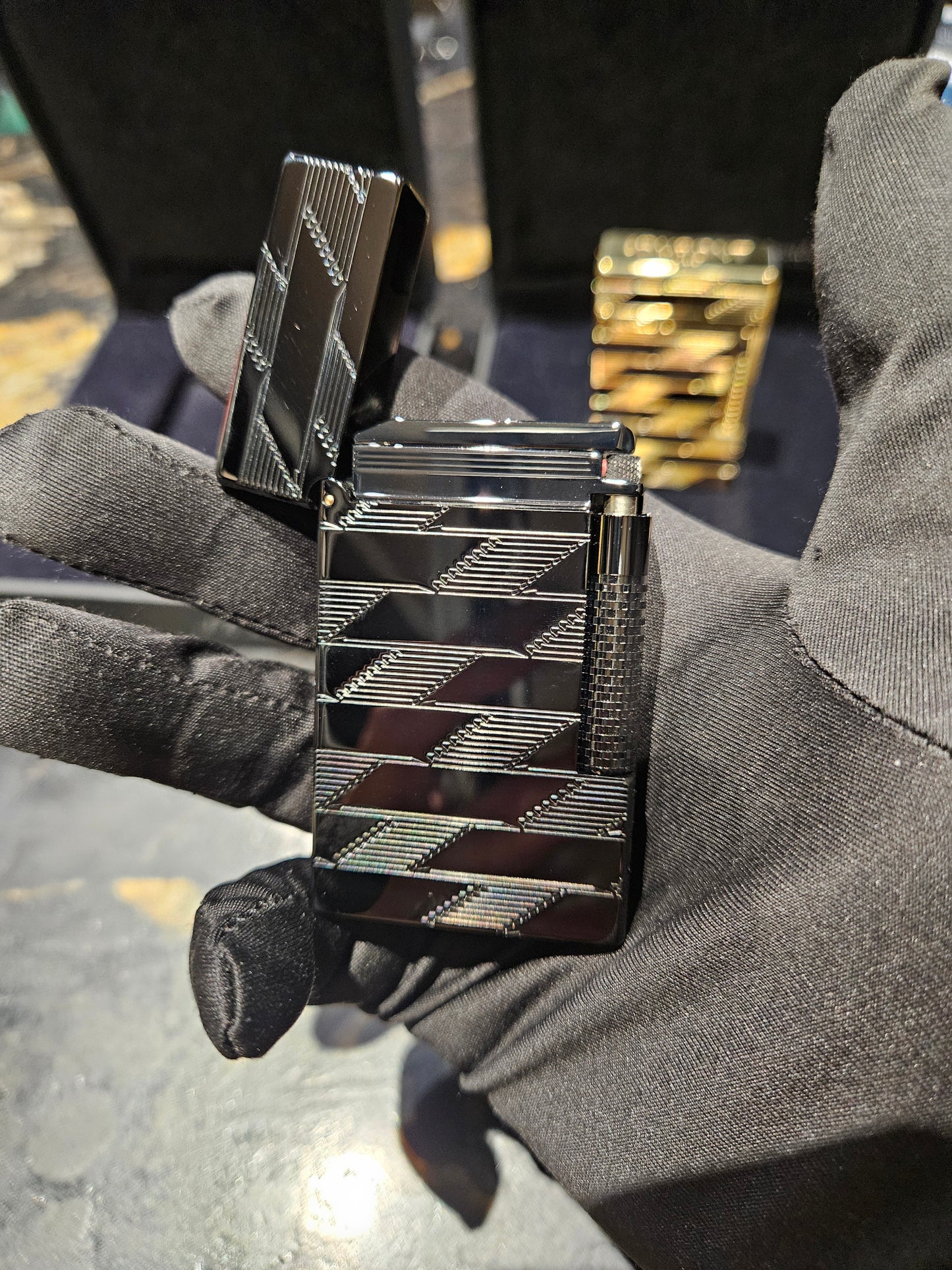 S.T. Dupont Le Grand Guilloche Lighter