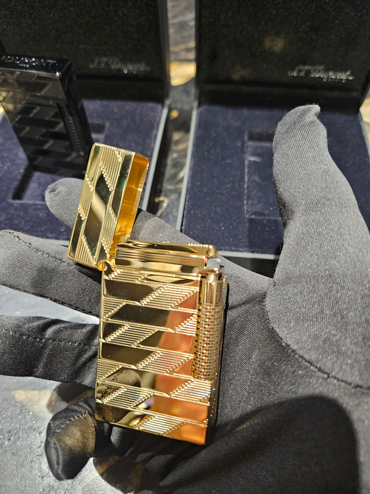 S.T. Dupont Le Grand Guilloche Lighter