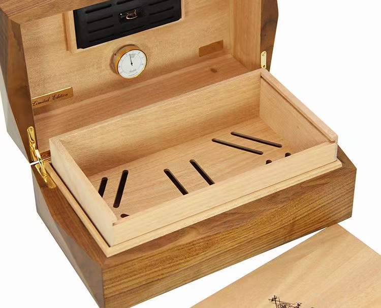 Montecristo Humidor Linea 1935 Limited Edition