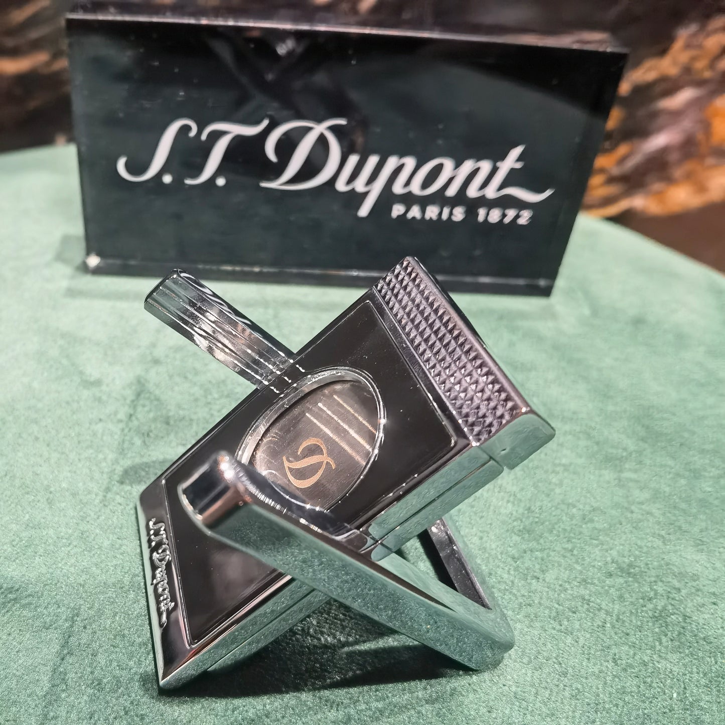 S.T. Dupont Stand Cigar Cutter Black Chrome