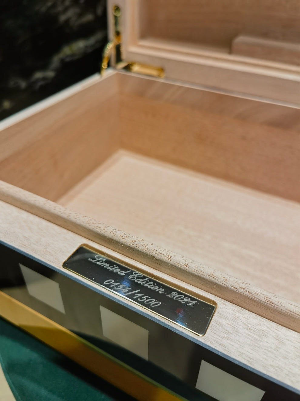 COHIBA Humidor Limited Edition 2021 Double Bay Cigar & Pipe