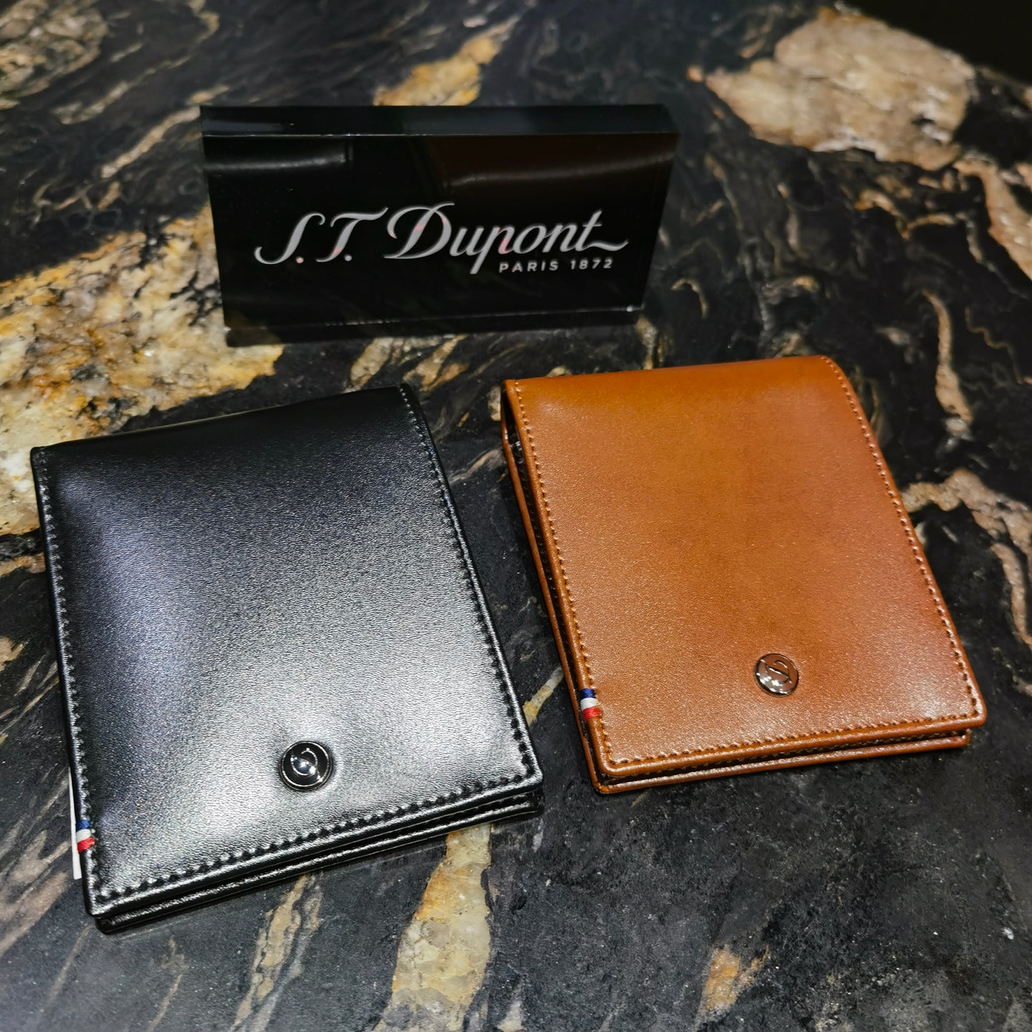 S.T. Dupont Billfold 6 Credit Cards Line D Leather wallet