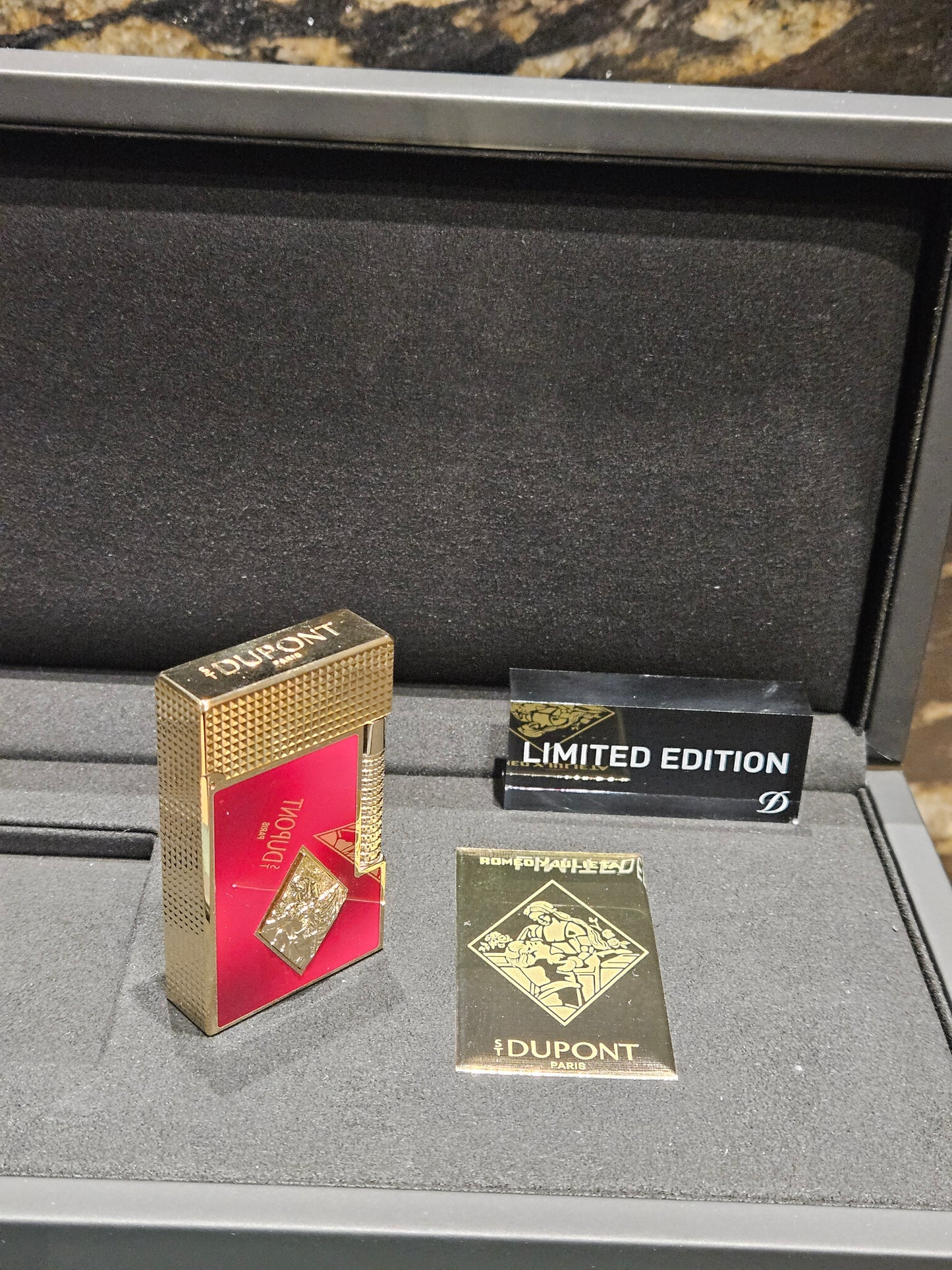 S.T. Dupont Le Grand Lacquered Lighter Romeo Y Julieta Burgundy