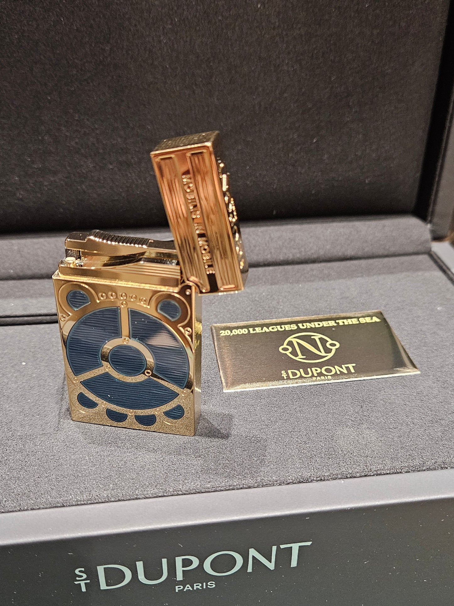 S.T. Dupont Ligne 2 Lacquered lighter 20'000 Leagues under the seas green pacific Limited Edition